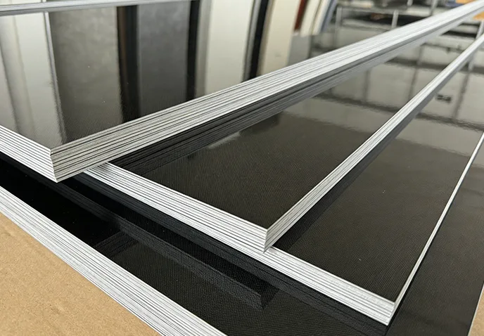 पीईटी मिरर कार्बन क्रिस्टल वॉल पैनल की विशेषताएं।